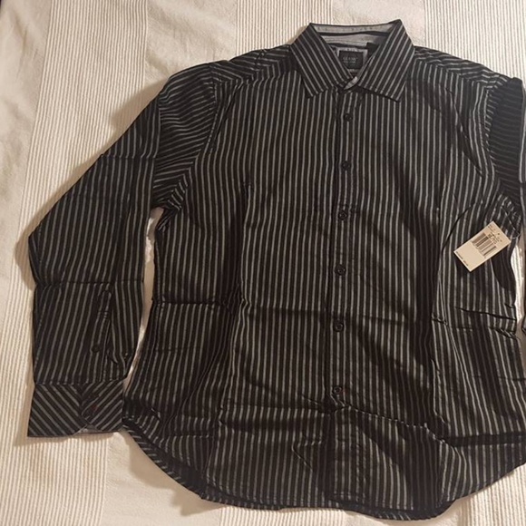 NWT GUESS XL Mens Black and Grey Button Up Striped Shirt - Picture 2 of 8